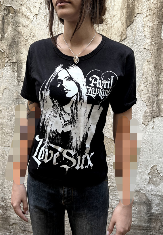 تیشرت ایمو آوریل لاوین avril Lavigne